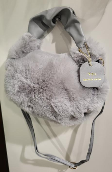 Kožušinková kabelka - sivá,