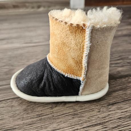 Kožušinkové capačky s kvietkom 6-12m, 17