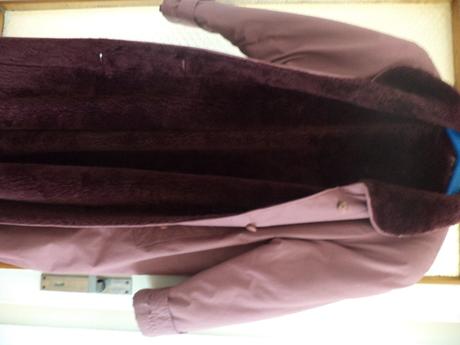 Damsky kožušinovy kabat, 44