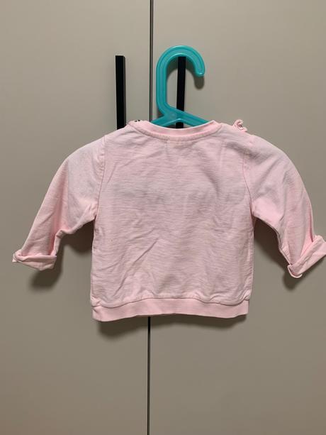 Ružová mikina s volánmi, 86