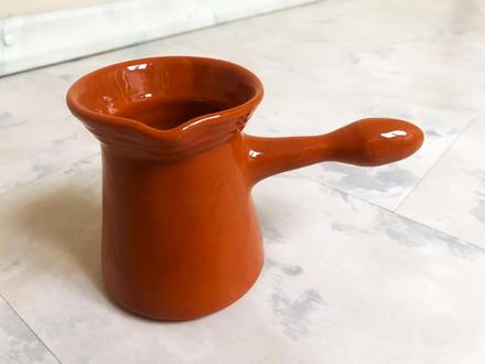 Džezva z prírodnej pálenej keramiky, 