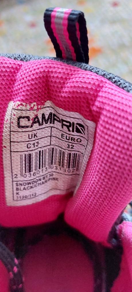 Turistické topánky, 32