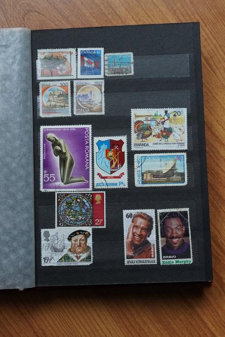 Zakladač plný známok, 