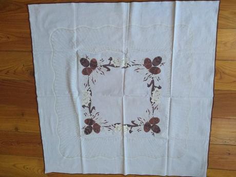 Veľkonočný obrus 92x92 - 10 eur,