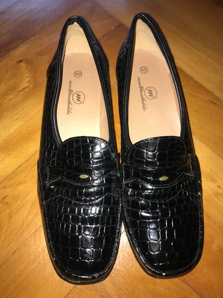 Krásne dámske čierne mokasíny, 40