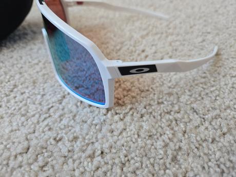 Okuliare oakley sutro, 