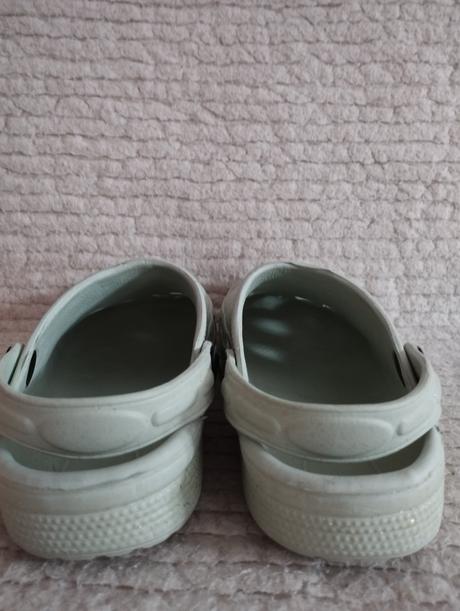 Predám kroksy s trblietkami a srdiečkami, 32