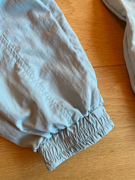 Raz oblečené bledomodré tenké nohavice, bershka,36