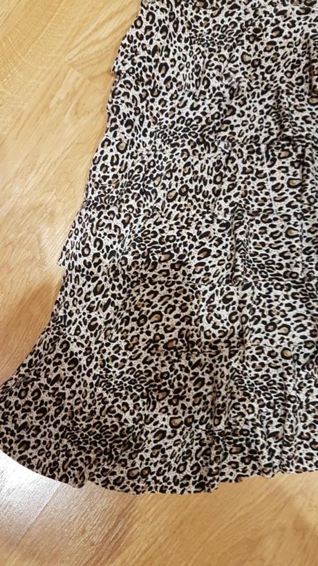 Tigrované šaty v. s, s