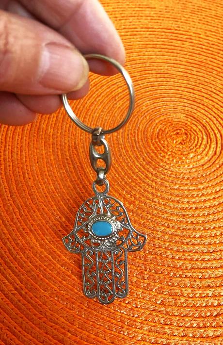 Kovový etno prívesok, 