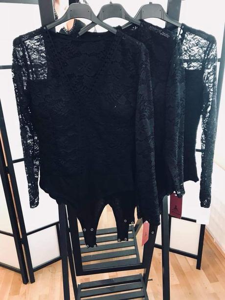 Čierne čipkové body, s