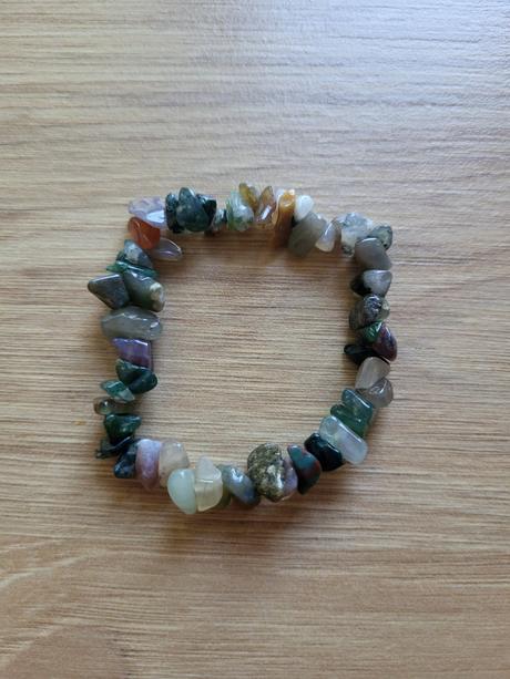 Náramky z drahých kameňov,