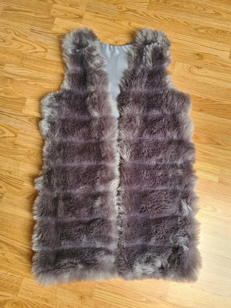 Kožušinová dlhá vesta, 