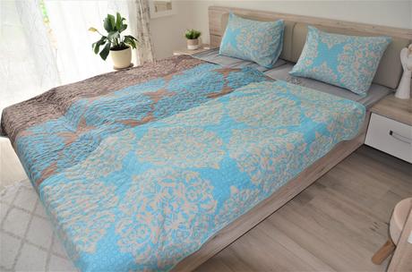 Prešívaný prehoz s 2 vankúšmi-205x180cm, 