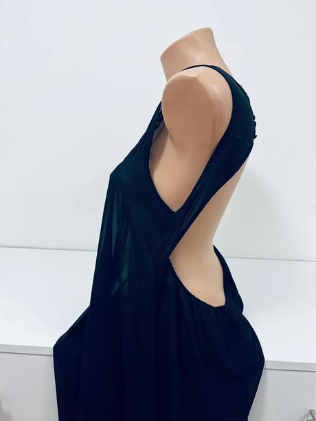 Čierne asymetrické šaty forever 21 s otvoreným, l