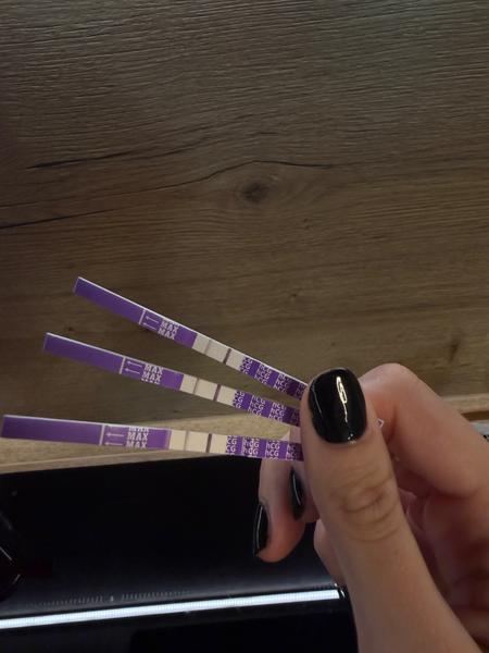 Silné čiarky na tehotenskom teste pred menštruáciou?