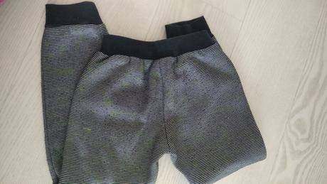 Pruhované tepláky, 110