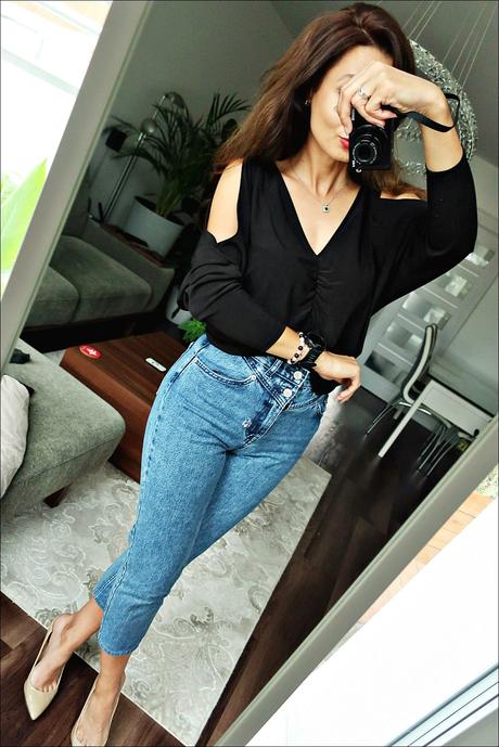 Čierny top s vykrojenými ramenami, xs