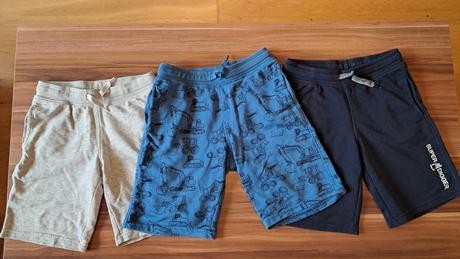 Kraťasy 140 - 3 ks, c&a,140