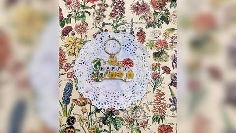 Kľúčenka s príveskom zo živice, 