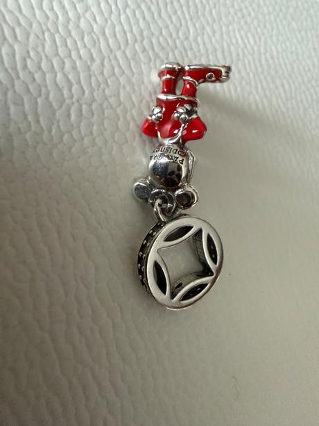 Privesky na naramok pandora, 