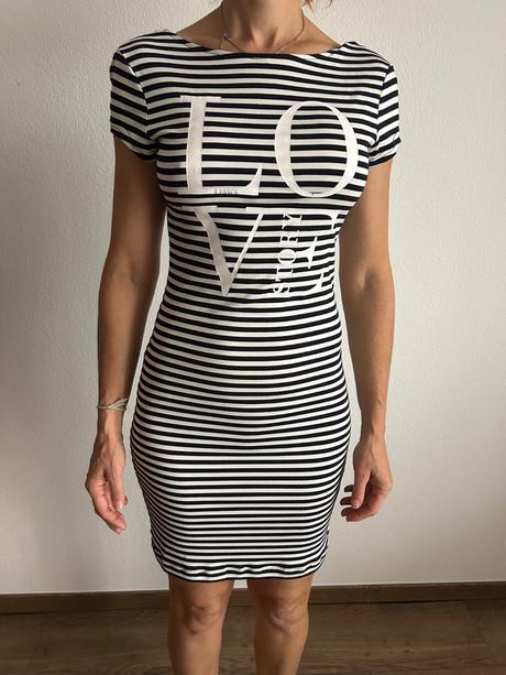 Letné šaty veľkosti s-m lacno, s