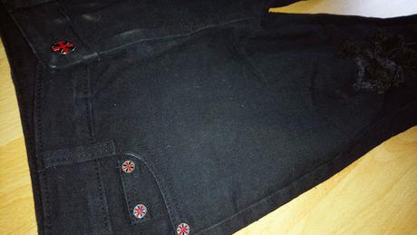 Nové trhané rifle, xs