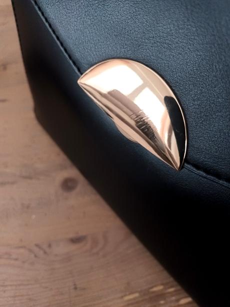 Kabelka reserved, reserved