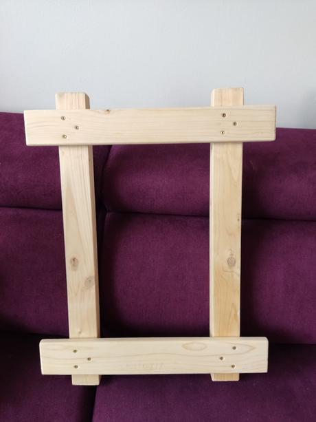 Stojan na vanicku do vane, 