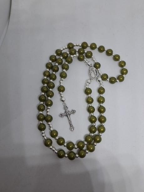 Ruženec s menom a dátumom e205, 