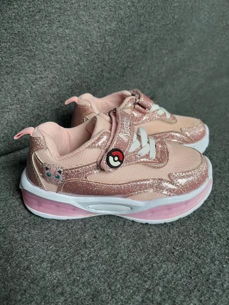 Blikajúce tenisky pokemon, sinsay,27