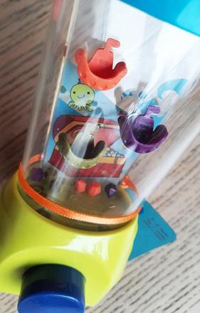 Vodna hra, zbieranie diamantov do lodiek.,