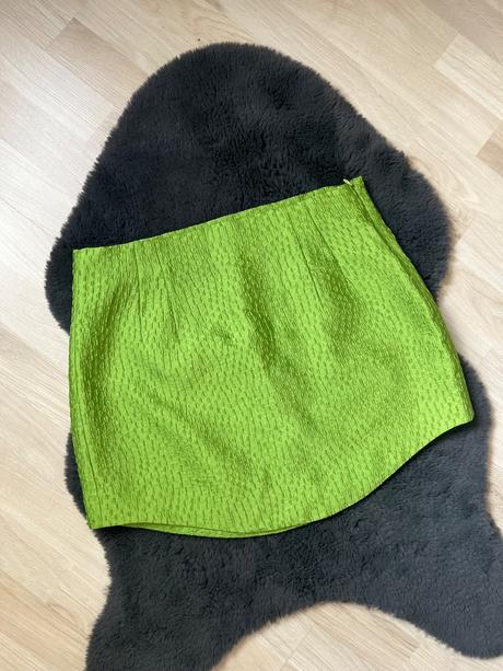 Zara zelená mini kratke sukňa lesklá, zara,l