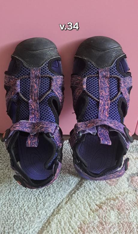 Dievcenske sandale, 34