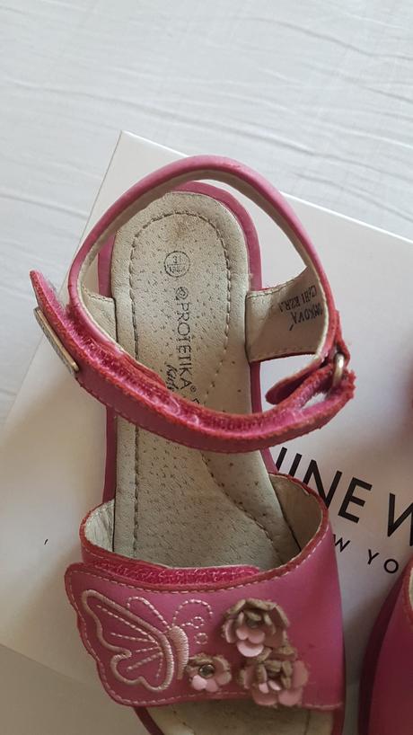 Predám dievčenské kožené sandále zn. protetika, protetika,31