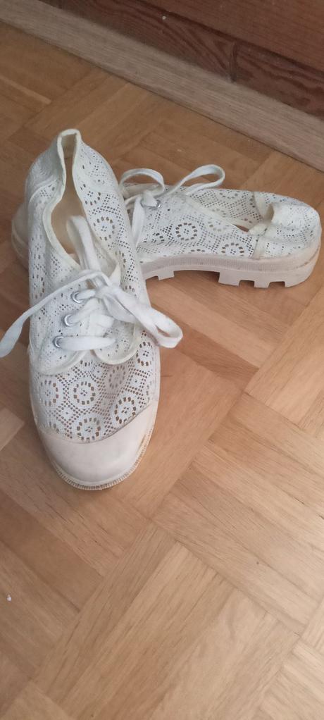 Krajkove tenisky, 39