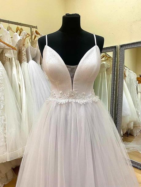 Svadobné šaty vo veľkosti  s/m/l, m