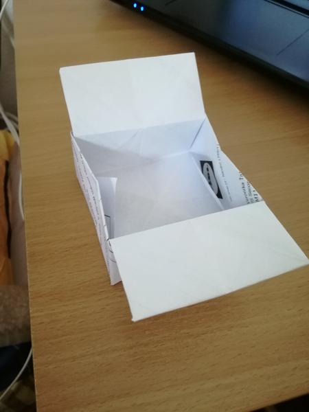 Zabavenie detí, príbeh z papiera