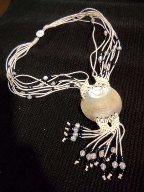 Náhrdelník a náramok, 