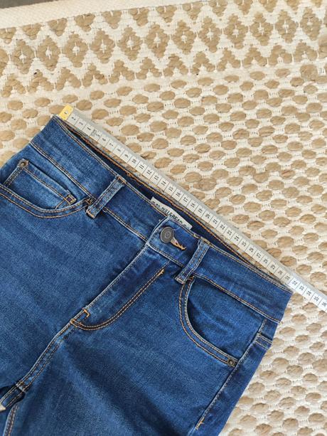 Strečové slim rifle s vysokým pásom, pull&bear,xs