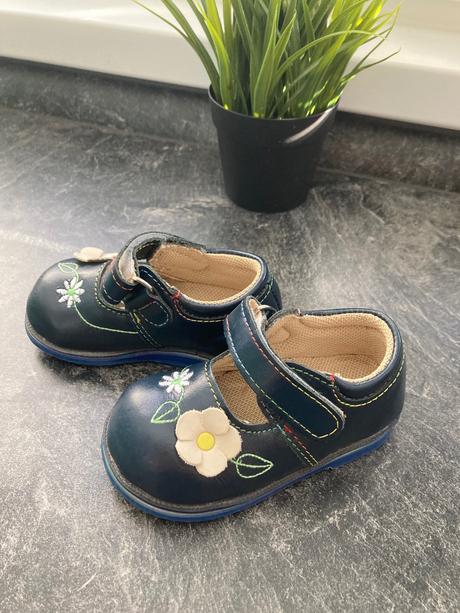 Tmavomodré sandálky s kvetinkou, slovobuv,20