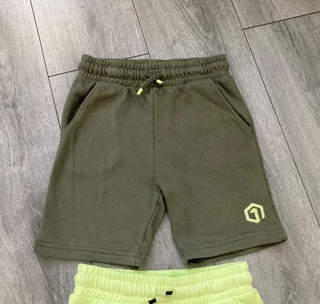 2x šortky veľ. 122, f&f,122