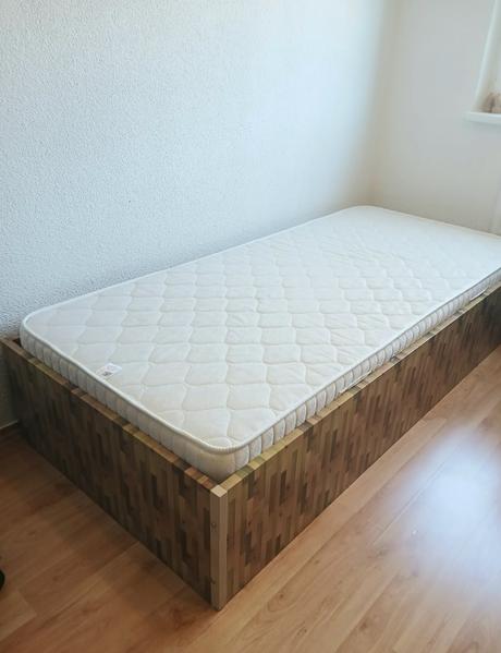 Posteľ s matracom, drev. roštom, úlož. priestorom, šírka (cm): 95,dĺžka (cm): 210