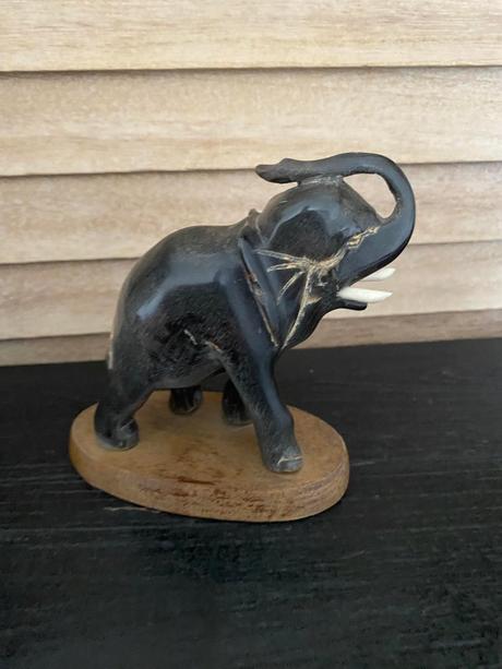 Soška slona ( pre šťastie ),