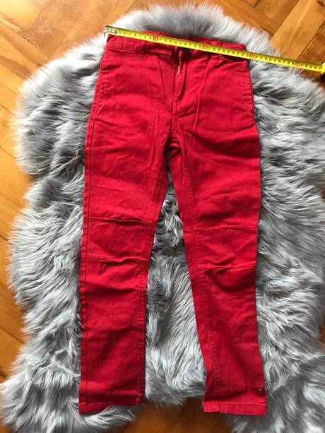 Červené rifľové nohavice, 128