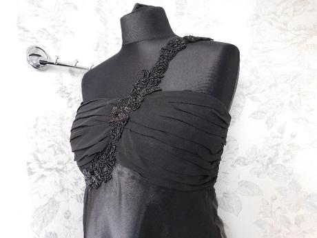 Pekne slavnostne saty, 36