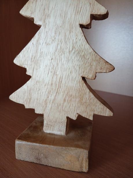 Drevený dekoračný stromček 30,5 cm,