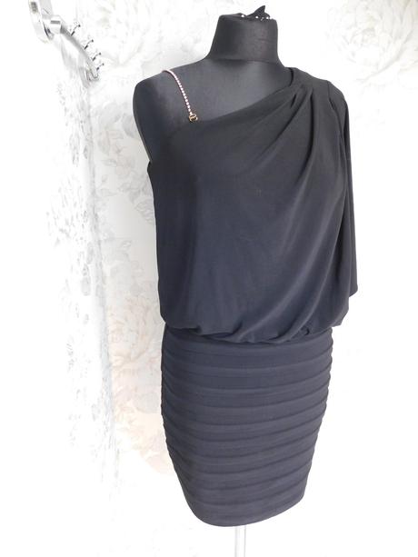 Luxusne pekne šaty, 36