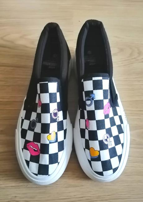 Dámske plátenky, veľ. 37, nové, netflix edition, 37