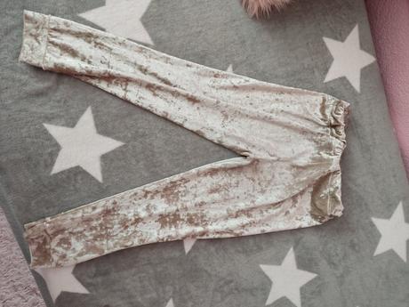 Lesklé tepláky, 128